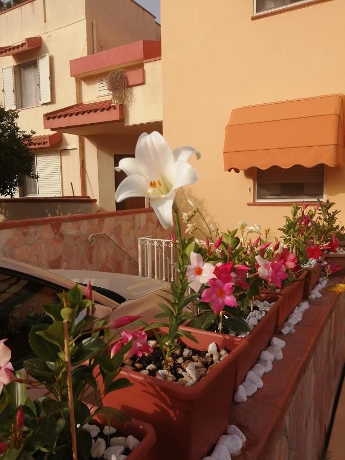 Domomea Hotel Quartu Sant'Elena Bagian luar foto