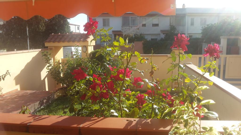 Domomea Hotel Quartu Sant'Elena Bagian luar foto