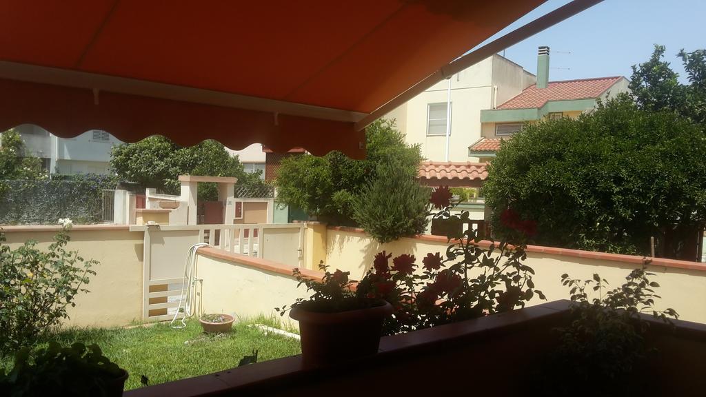 Domomea Hotel Quartu Sant'Elena Bagian luar foto